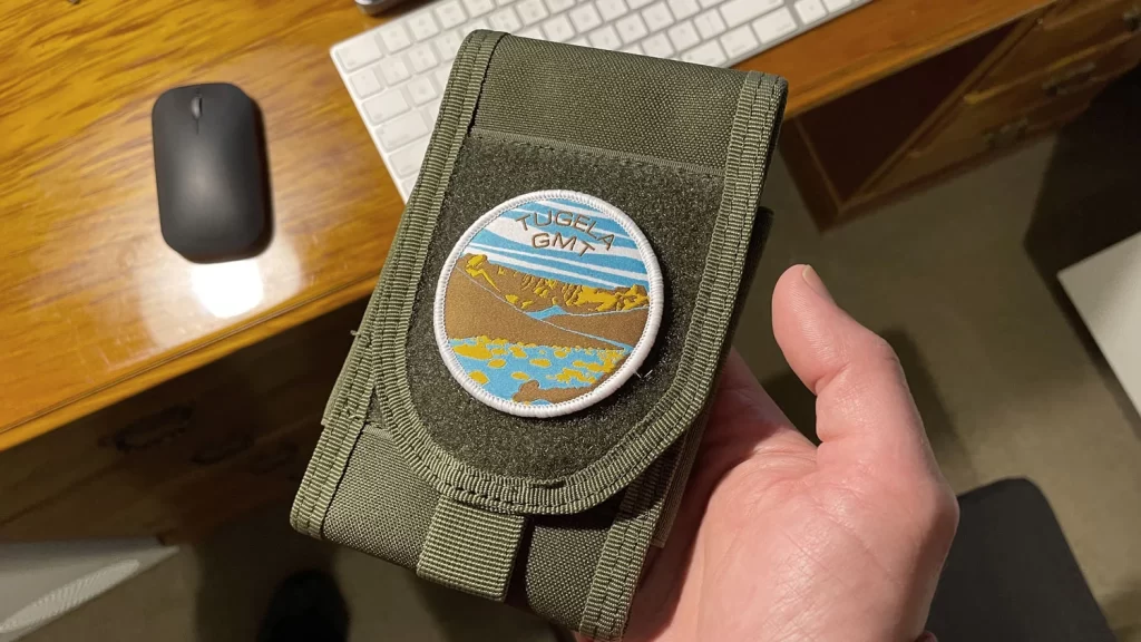 Funda Molle que se entrega con los relojes Draken Watches